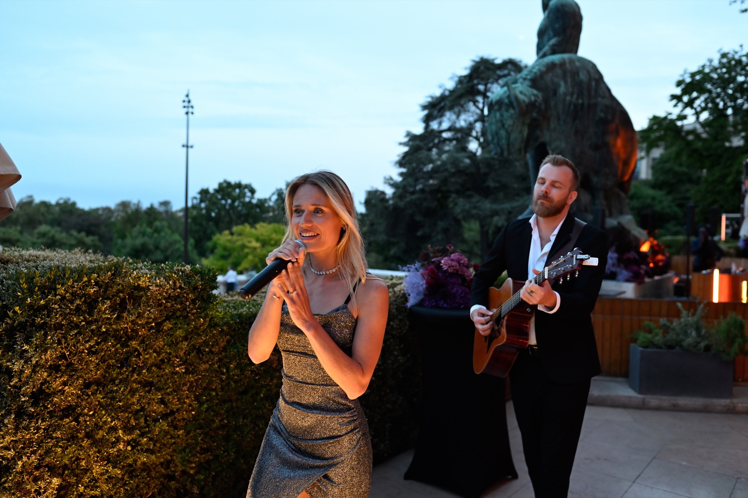 Duo de musique live lors d'un événement haut de gamme à Paris